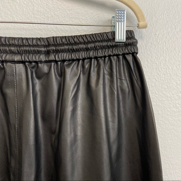 Blank NYC Black Faux Leather Relaxed Fit Jogger Size 30 - Picture 10 of 16